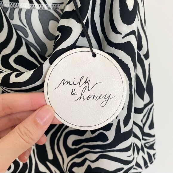 Milk & Honey Animal Print Zebra Cowl Neck Tank Top Ajustable Straps Size XL NWT - Picture 4 of 8